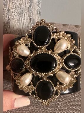Chanel bracelet 100% authentic